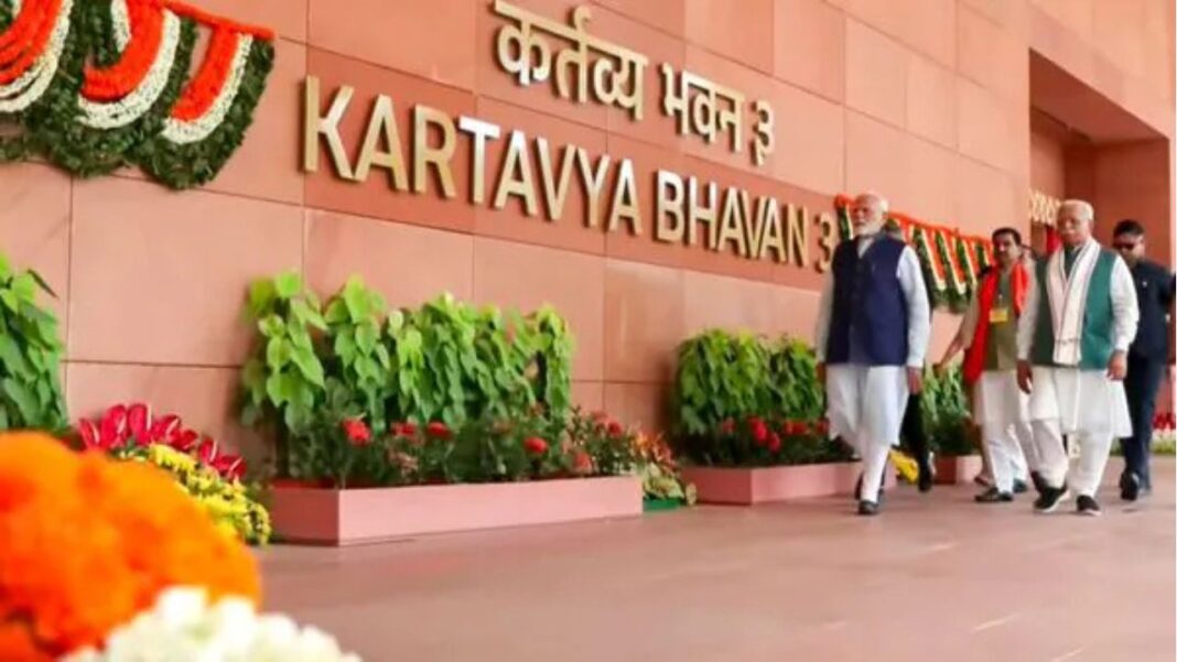 प्रधानमंत्री नरेंद्र मोदी कर्तव्य भवन के उद्घाटन समारोह में भाषण देते हुए