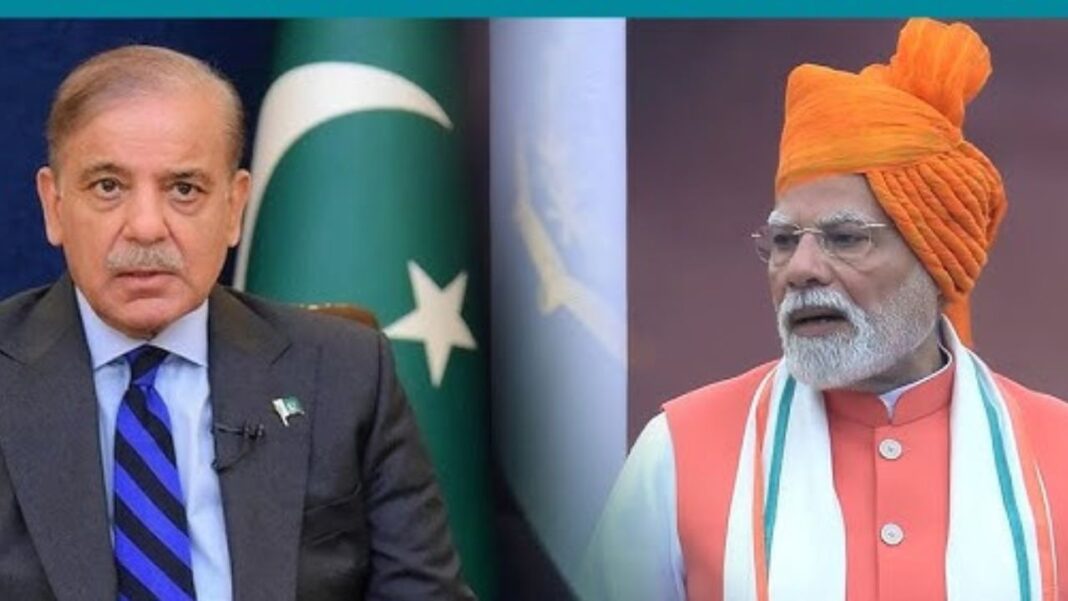 पीएम मोदी लाल किले से पाकिस्तान को चेतावनी देते हुए
