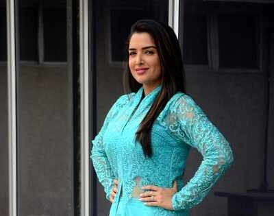 Amrapali Dubey (Photo credit -google)
