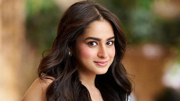 Ayesha Khan (photo credit -google)