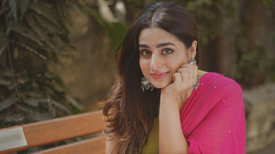 Ayesha Khan(photo credit -google)