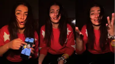 Vada Pav Girl(photo credit -google)